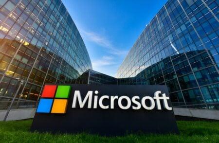 微软(MSFT)股价反弹：Q4营收达900亿美元，Azure突破1000亿美元